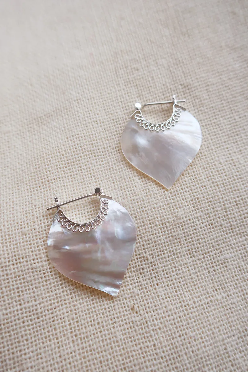 Dewdrop Mother of Pearl Earrings in 925 Silver