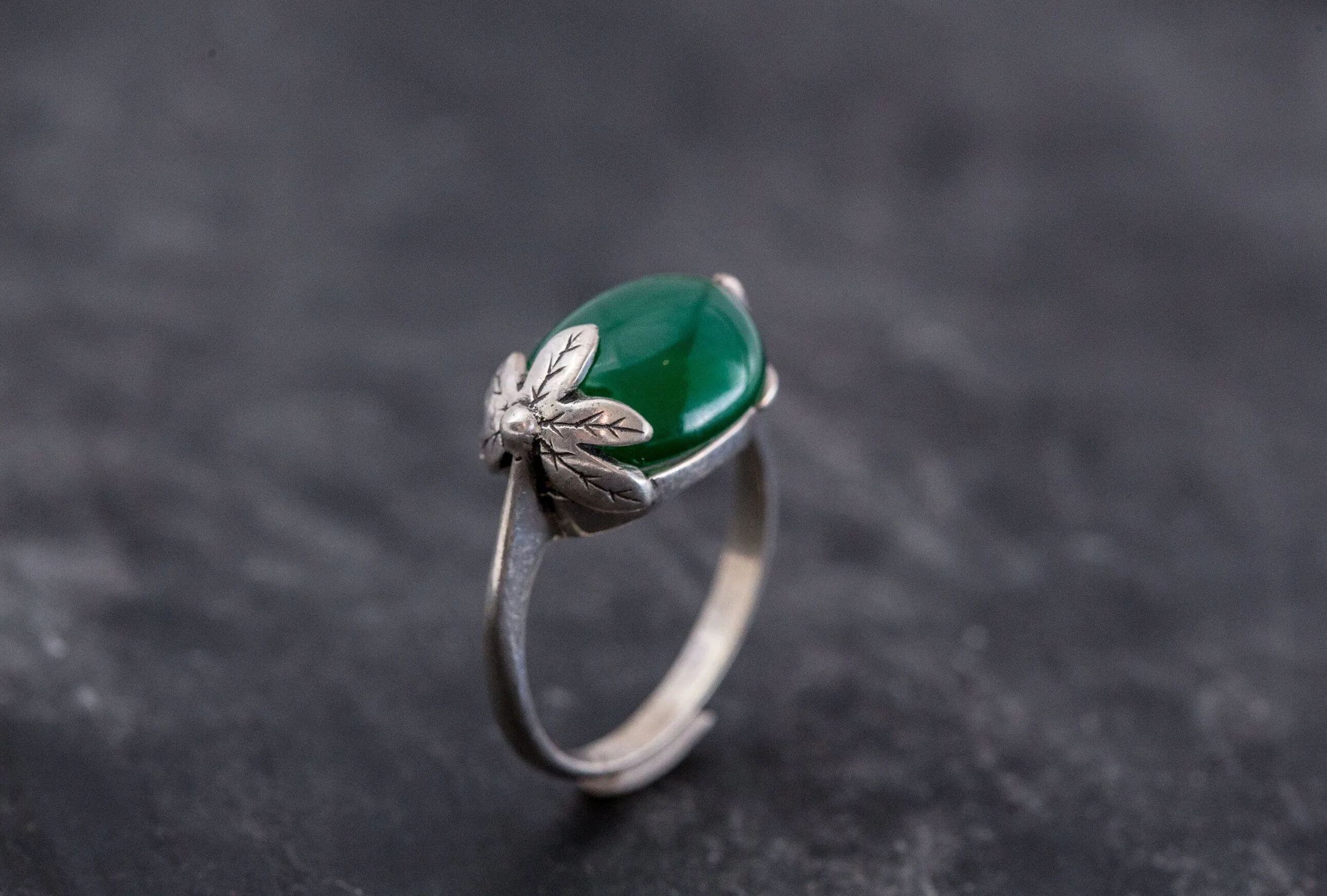 Emerald Leaf Ring - Boho Silver Ring - Green Statement Ring