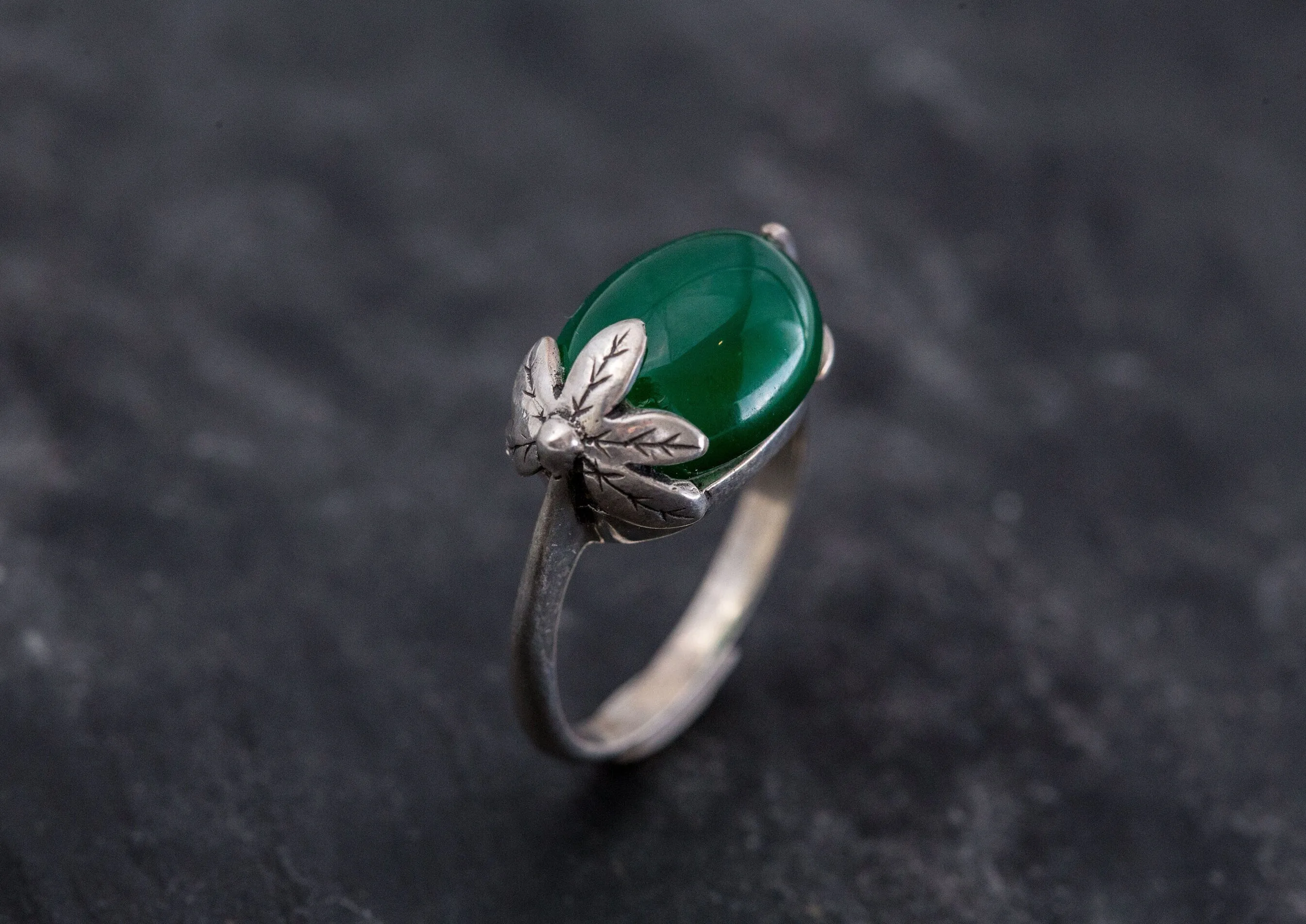 Emerald Leaf Ring - Boho Silver Ring - Green Statement Ring