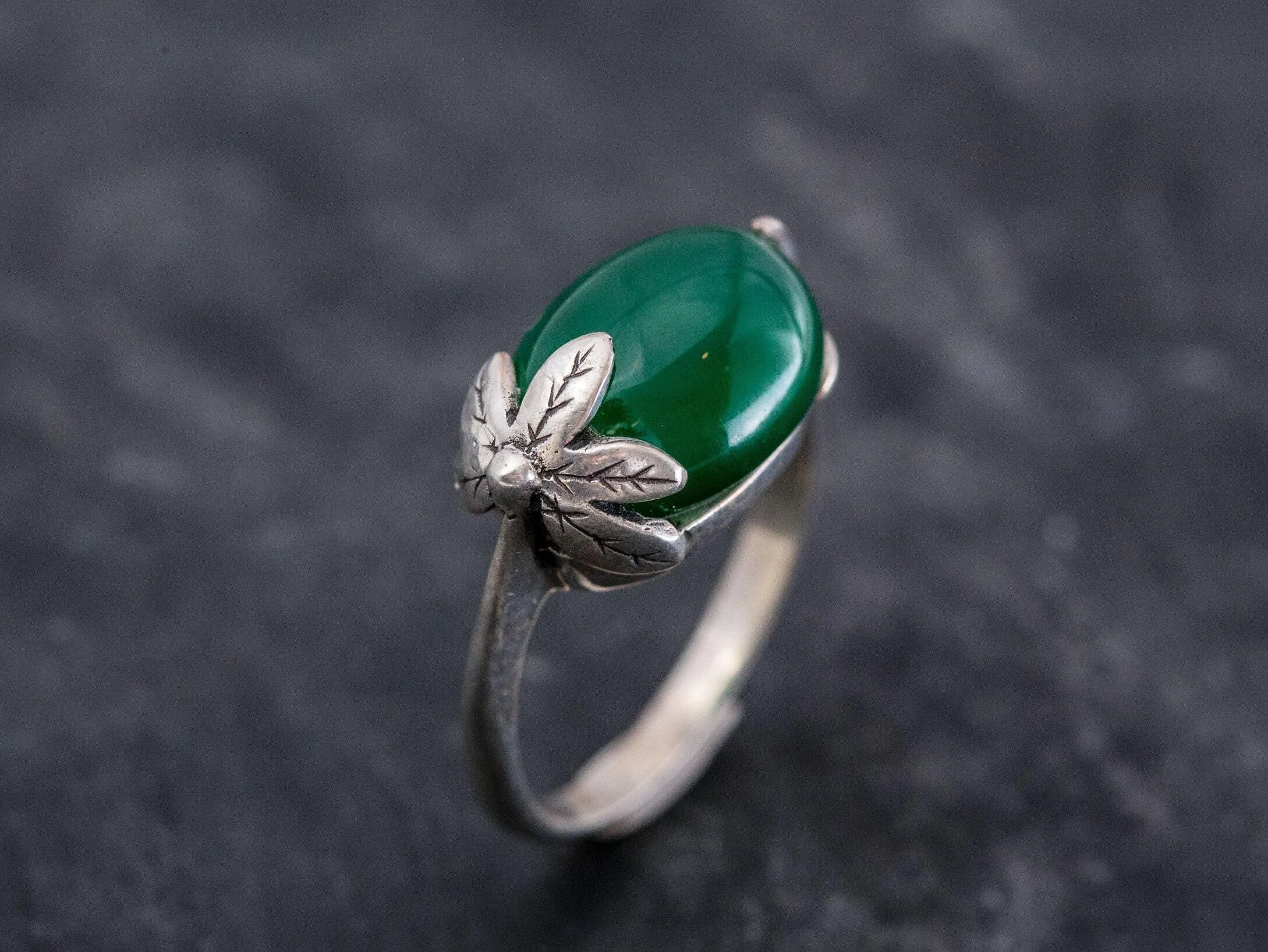 Emerald Leaf Ring - Boho Silver Ring - Green Statement Ring